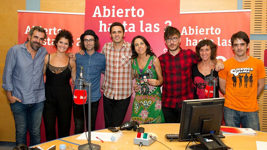 Miguel Ángel Hoyos, Patricia Costa, Antílopez y Pepa Calzada, con Zavala y Paloma Arranz