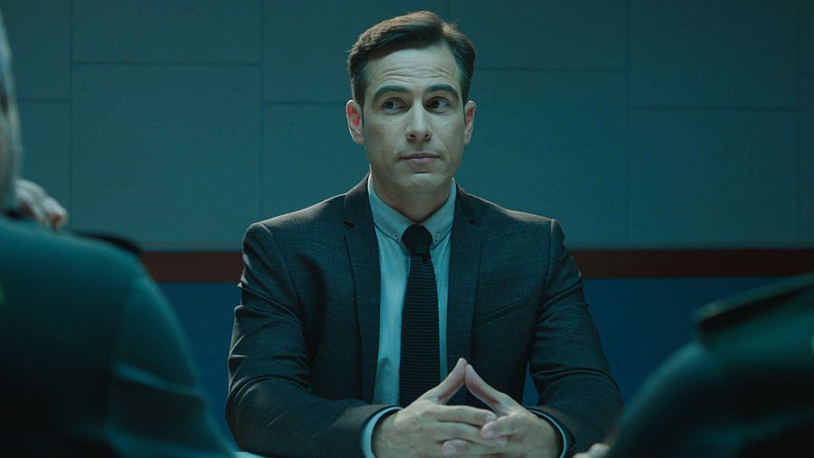 Alejandro Tous participa en este capítulo como un agente de seguros