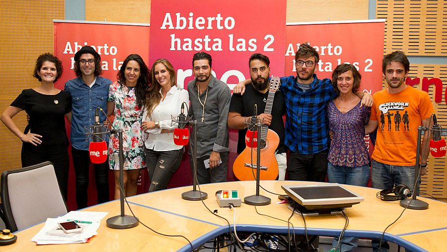 Paloma Arranz, Antílopez, Patricia Costa y el resto del equipo con nuestra última invitada