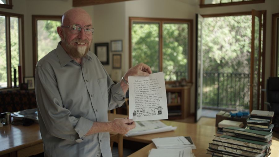 Prof Kip Thorne with Cygnus X1 bet - wide