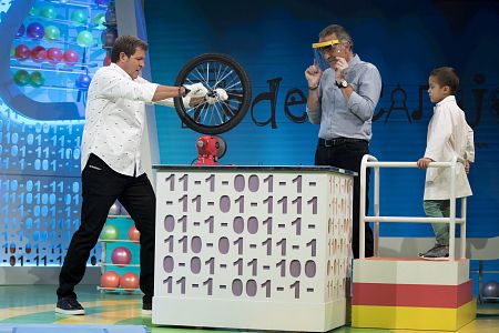 Mario Picazo, acompañado de un divertido profesor, descubrirá más cosas de la ciencia