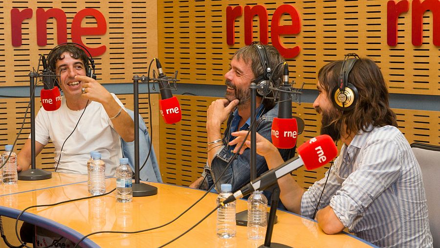 El grupo invitado, en los estudios de Rne Madrid
