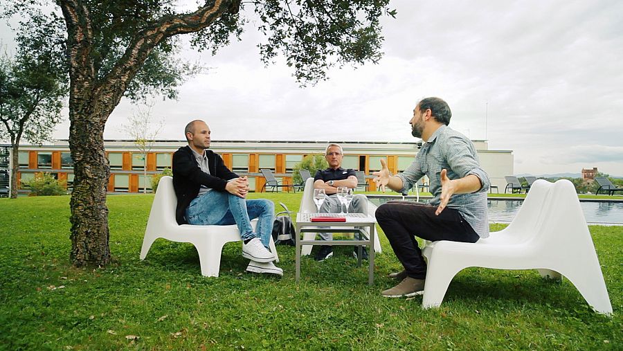 El futbolista Andrés Iniesta se cita con Pere Estupinyà para conversar de fútbol y del éxito en el deporte