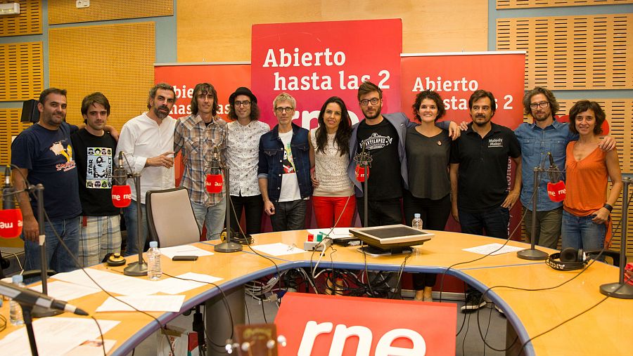 Ariel y Mauro, con todo el equipo del programa