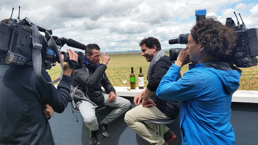 Juanjo Ballesta descubre los secretos del vino en la comarca de Rueda