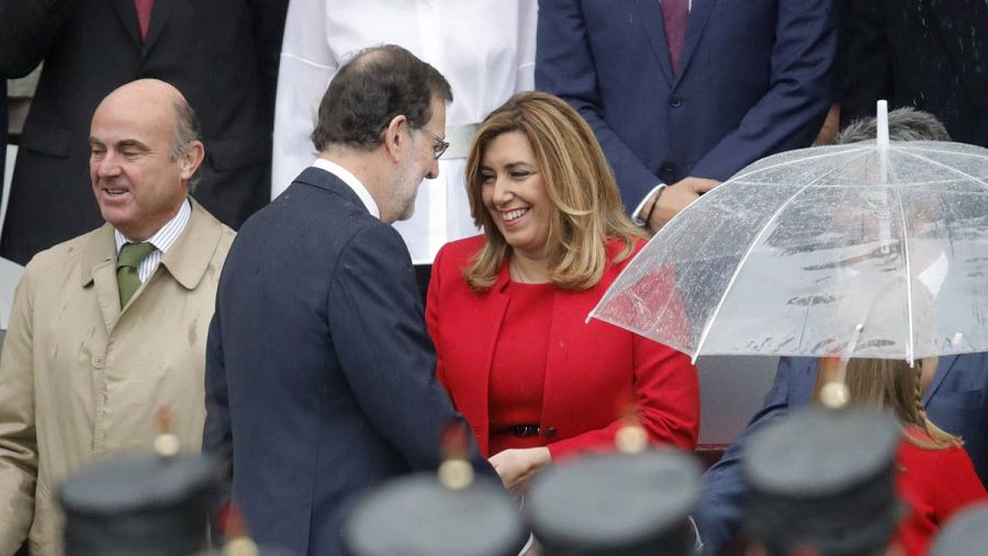Mariano Rajoy y Susana Díaz en el desfile de la Fiesta Nacional.