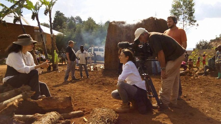 Acompañamos a Isabel Muñoz a su tercer viaje al Congo, en concreto a Bukavu, ciudad frontera con Ruanda