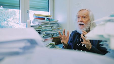 El físico John Ellis hablará en su entrevista de la búsqueda de la simetría