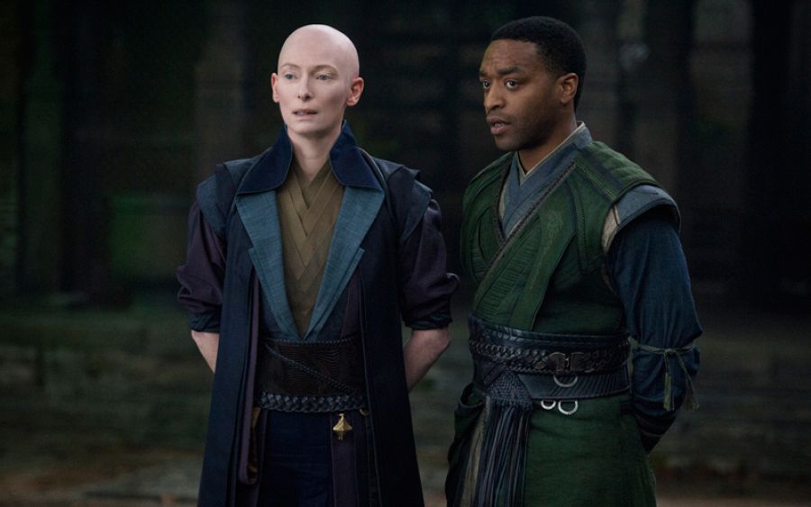 Tilda Swinton y Chiwetel Ejiofor
