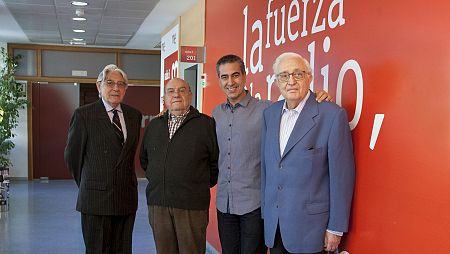 Arturo Martín, junto a los pioneros de TVE