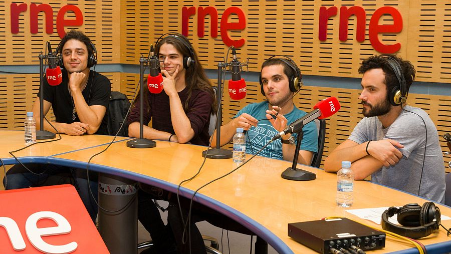 Un momento del programa, presentando 'Volver'