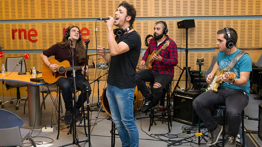 La banda vizcaína, en el escenario de 'Abierto hasta las 2'