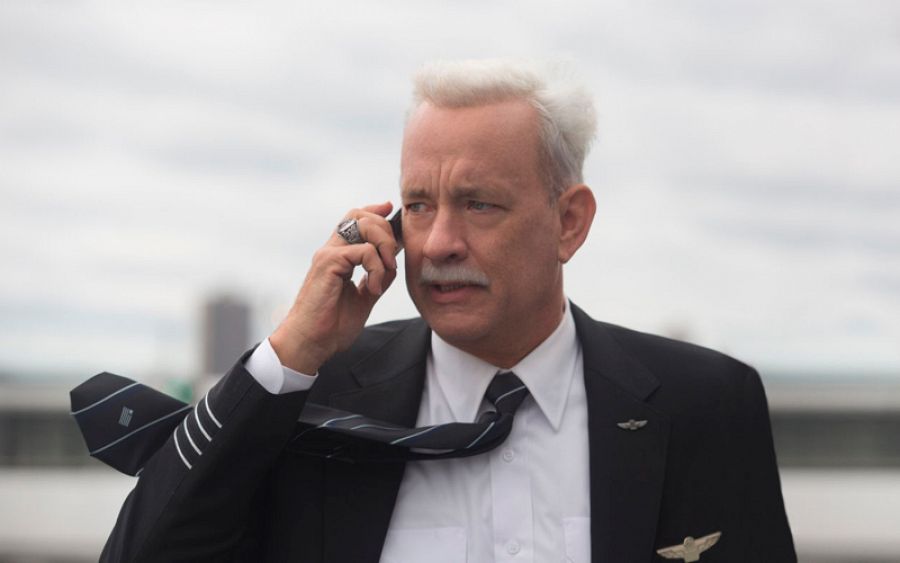 Tom Hanks está fabuloso en su papel de Sully