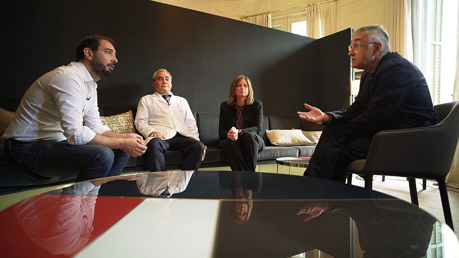 Pere Estupinyà, junto a los doctores Ignacio Lao, Montserrat Boada y Elías Campo