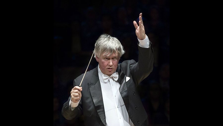 El director húngaro Zoltan Kocsis a la batuta