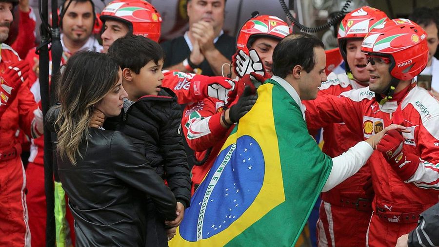 Calurosa despedida de Felipe Massa en Interlagos (Brasil)