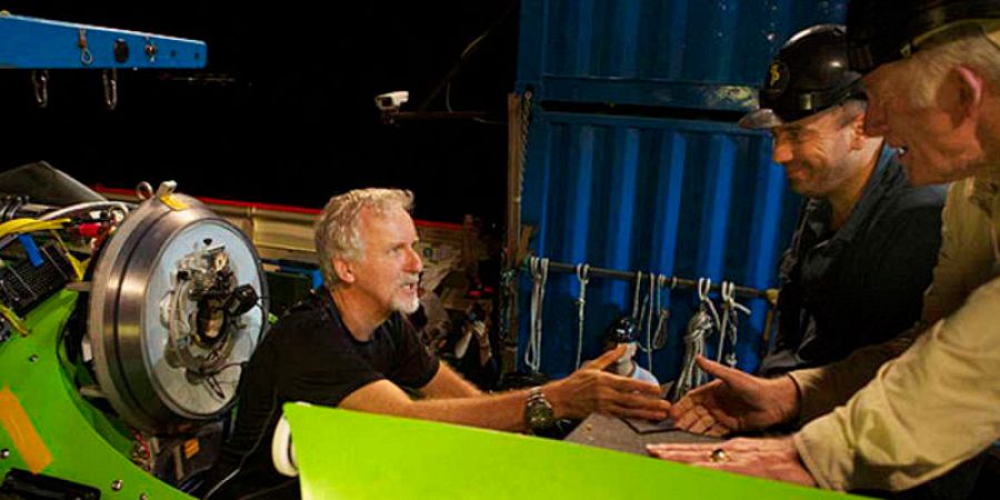 James Cameron en una de sus famosas expediciones submarinas