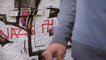 Un equipo del programa visita el edificio que ocupa la organización en el centro de Madrid