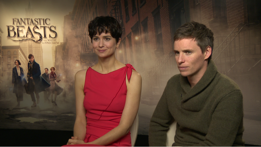 Eddie Redmayne y Katherine Waterson, protagonistas de 'Animales fantásticos y dónde encontrarlos'