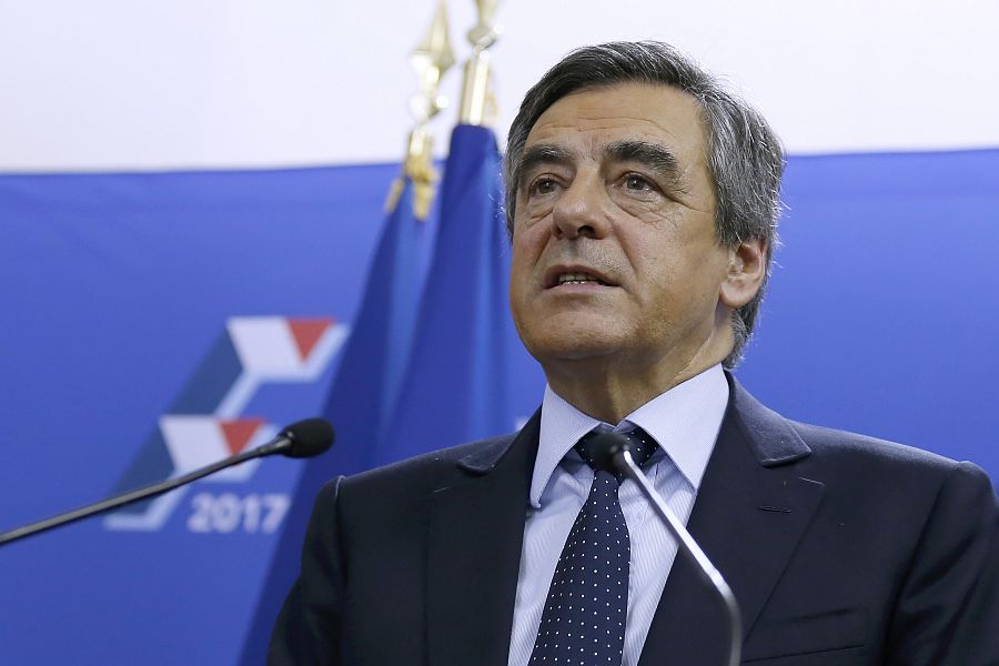François Fillon ha celebrado su inesperado triunfo en la primera vuelta de las primarias de Los Republicanos.