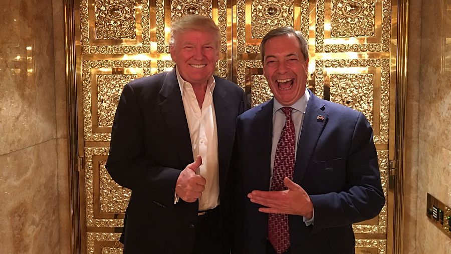 Donald Trump celebra con Nigel Farage su victoria en las elecciones de EE.UU.