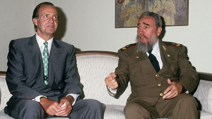 Fidel Castro y el rey Juan Carlos I en 1991 durante la I Cumbre de Países Latinoamericanos.