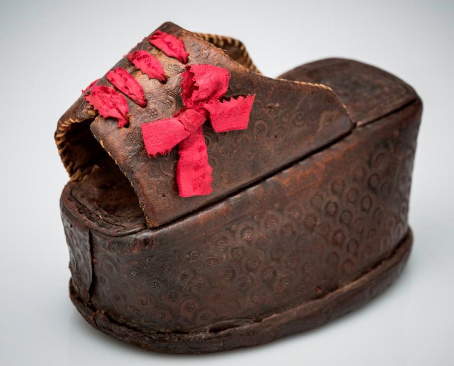 Chapín español de mediados del siglo XVI - Colección Museu del Disseny de Barcelona