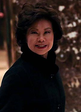 Elaine Chao, nueva secretaria de Transportes de EE.UU.