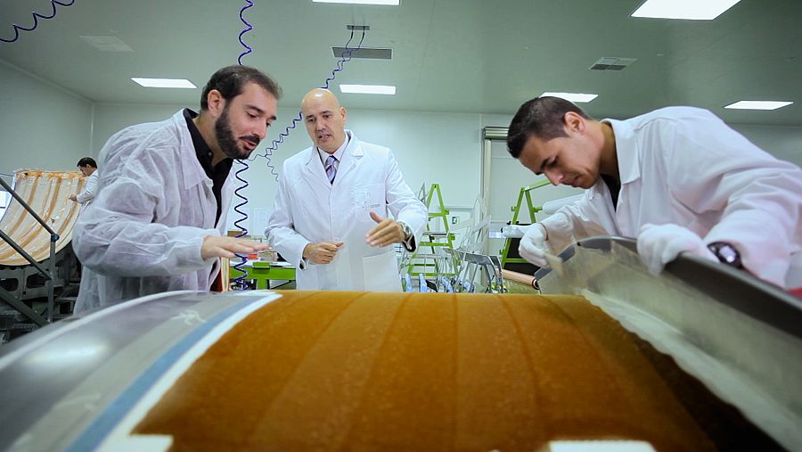 Pere Estupinyà, el 'cazador de cerebros', visita empresas que investigan en nuevos materiales para construir aviones