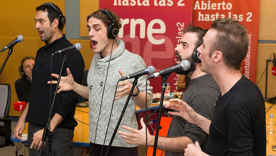 En directo suenan algunas de las interpretaciones musicales de 'The Prímitals'