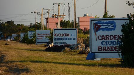 Numerosos carteles llenan paseos, calles y edificios en Cuba durante la vida y muerte de Fidel Castro