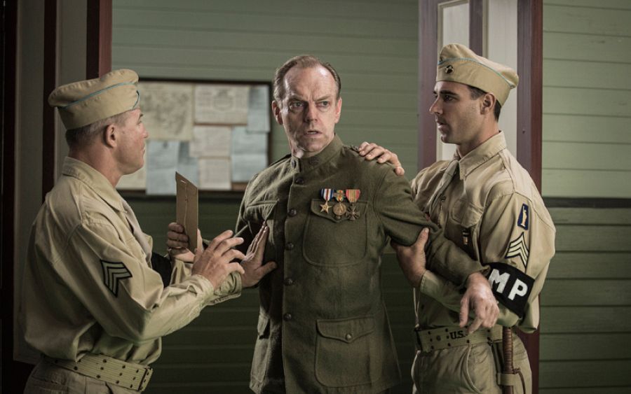 Hugo Weaving ('Matrix'), es el padre del soldado Doss