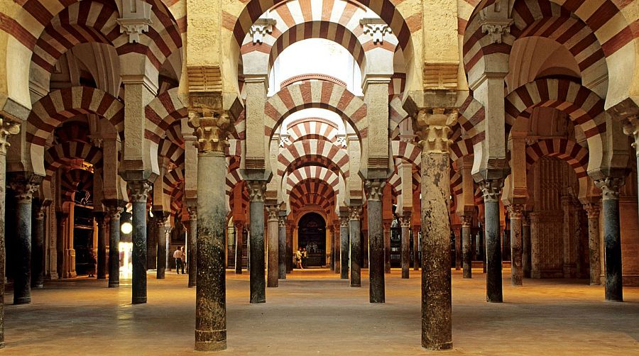Interior de la Mezquita-catedral de Córdoba