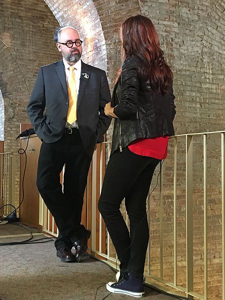 Montse Elias entrevista l'escriptor Carlos Ruiz Zafón