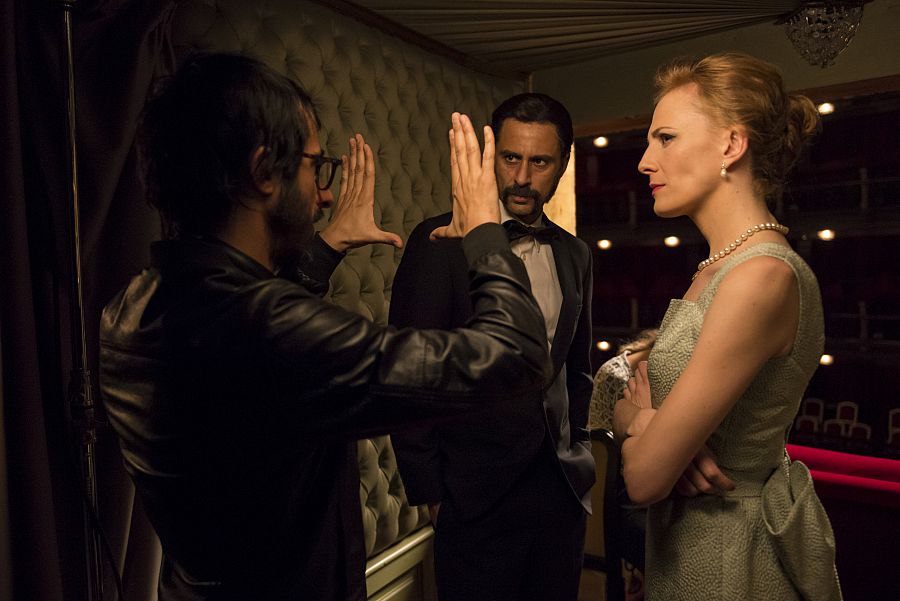 Marc Vigil da indicaciones a Hugo Silva y Belén Fabra