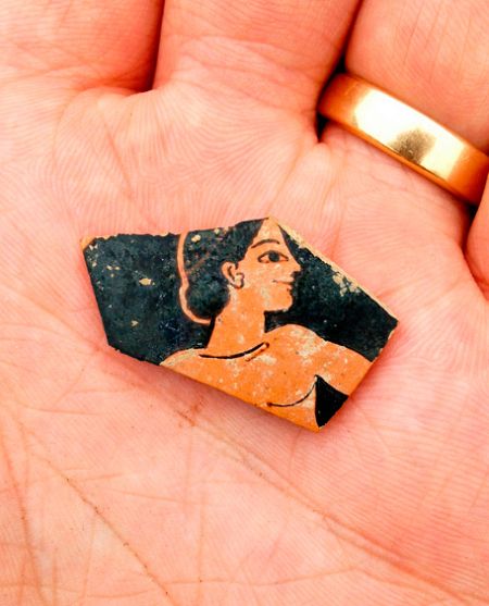Fragmento de cerámica del siglo 6 a.d.C. hallado en la exploración