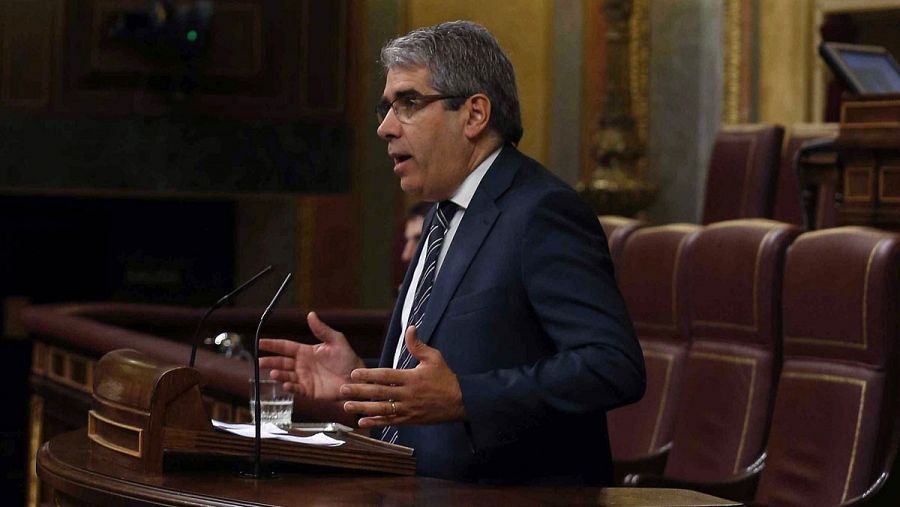 El portavoz del PDECat en el Congreso, Francesc Homs, durante su intervención en la sesión de control al Gobierno en la Cámara Baja