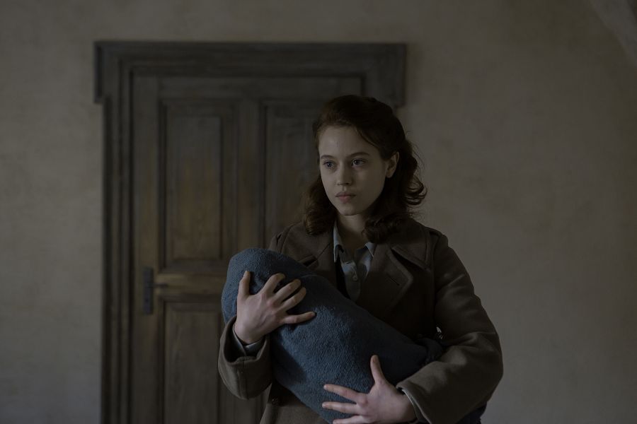 Lou De LaÂge en 'Las inocentes'