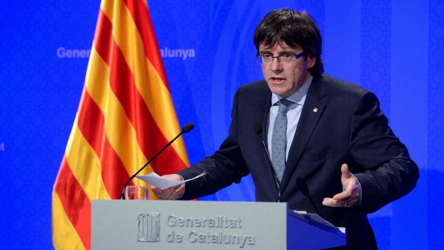 Puigdemont insiste en celebrar un referéndum