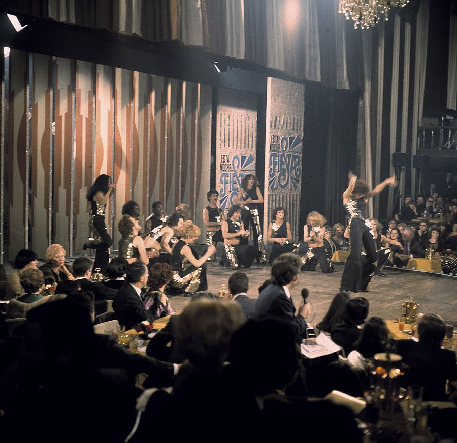 'Esta noche fiesta', un programa presentado por José María Íñigo que emitió La 1 en los años setenta