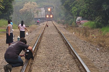 'En Portada' analiza la labor de 'Las Patronas', las mujeres encargadas de asistir a los migrantes