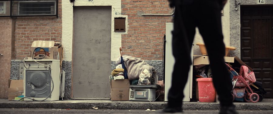 Imagen de un desahucio en las calles de Madrid