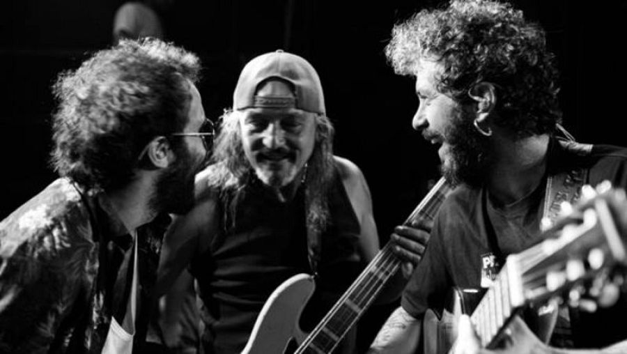 Actuación de Makandé y El Canijo