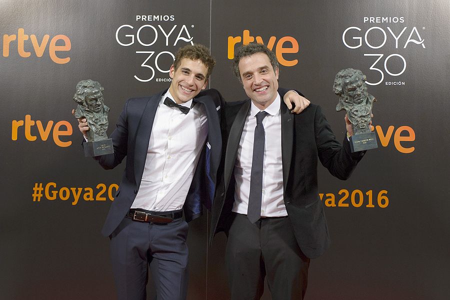 Miguel Herrán y Daniel Guzmán, premiados en la última edición de los Goya por 'A cambio de nada'