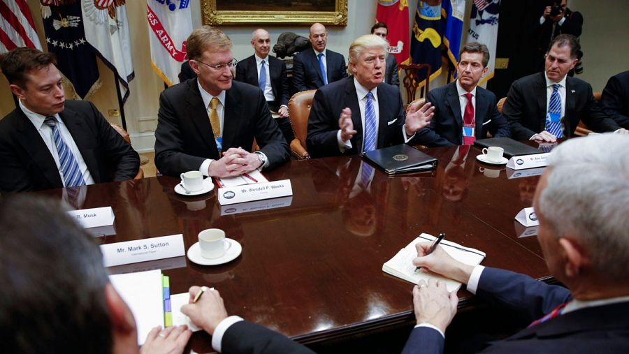 El presidente de EE.UU., Donald Trump, en una reunión con empresarios estadounidenses en la Casa Blanca.