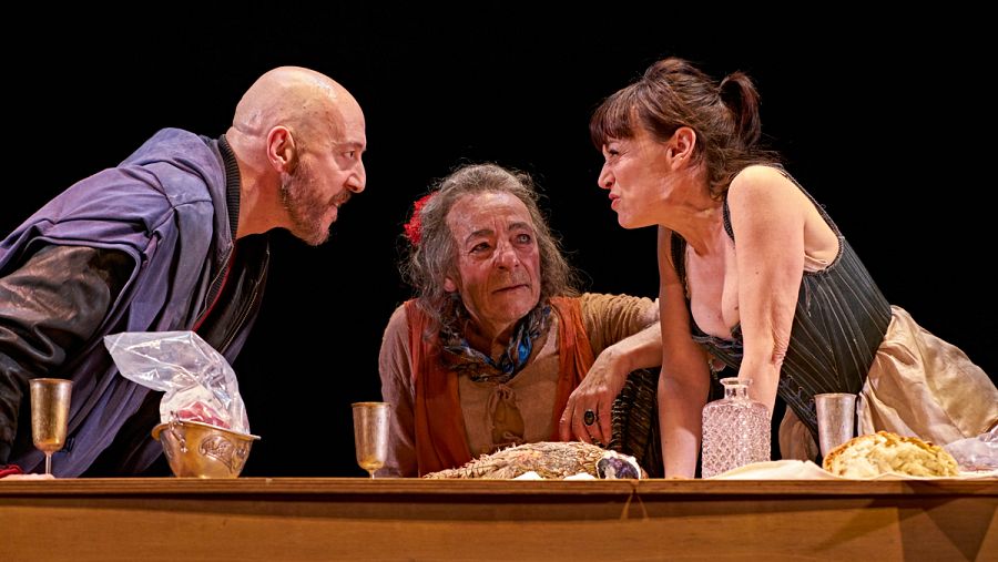 José Luis Torrijo, José Luis Gómez e Inma Nieto durante una escena de 'Celestina'