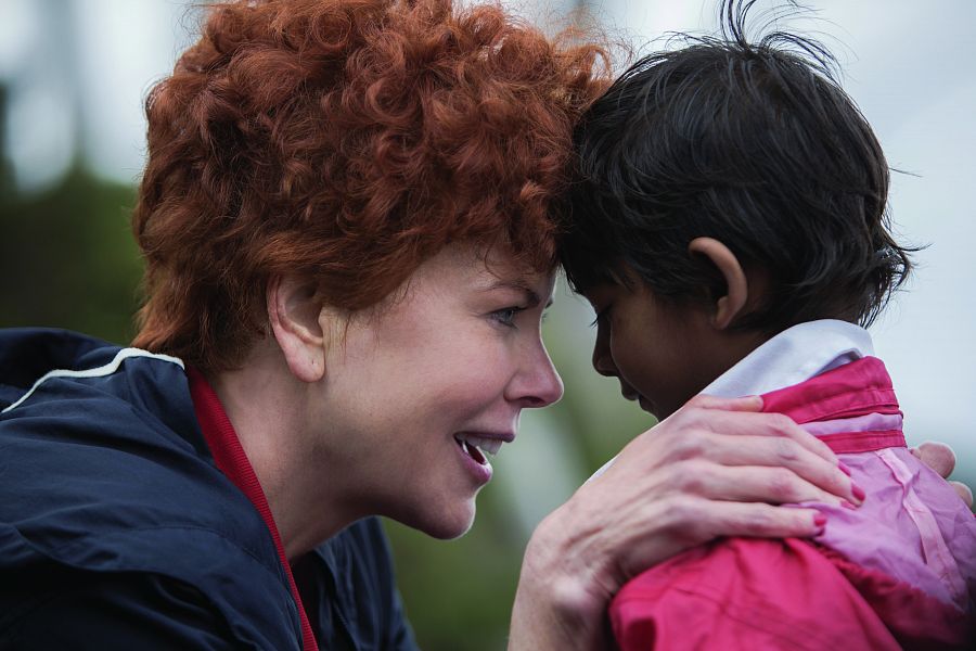 Nicole Kidman, como la madre adoptiva, está nominada al Oscar a mejor actriz secundaria