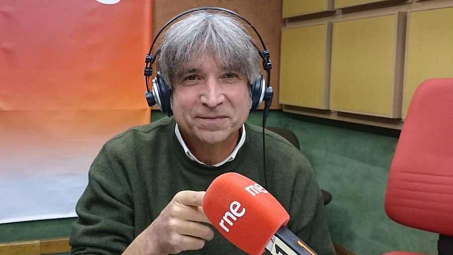 Juan Agüeras preside Sergeant Beatles Fan Club