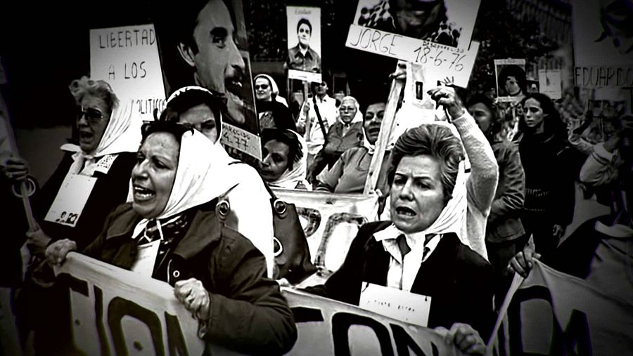 Abuelas de Plaza de Mayo en Argentina