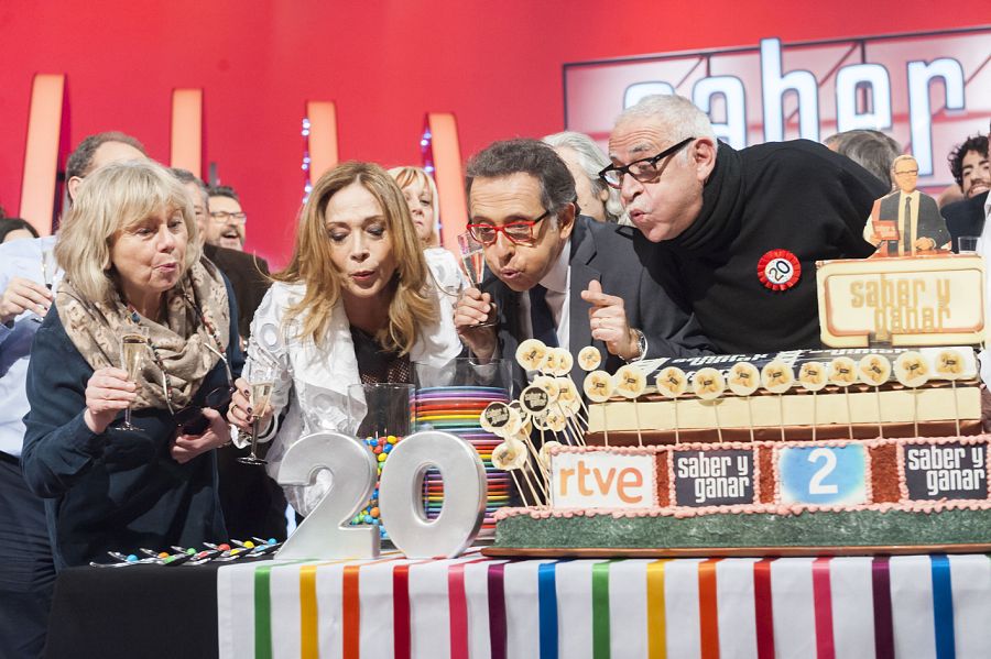 Ángeles, Pilar Vázquez, Jordi Hurtado y Juanjo Cardenal, celebran los 20 años del concurso 'Saber y Ganar'